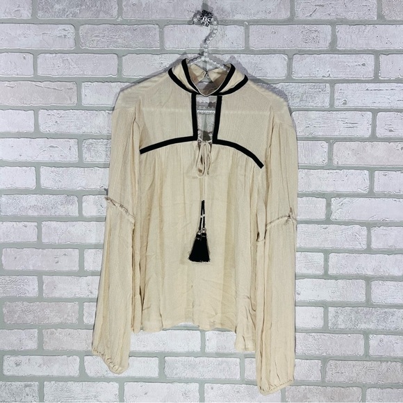 Tularosa Carmin Blouse in Macadamia Size XS - Picture 3 of 10